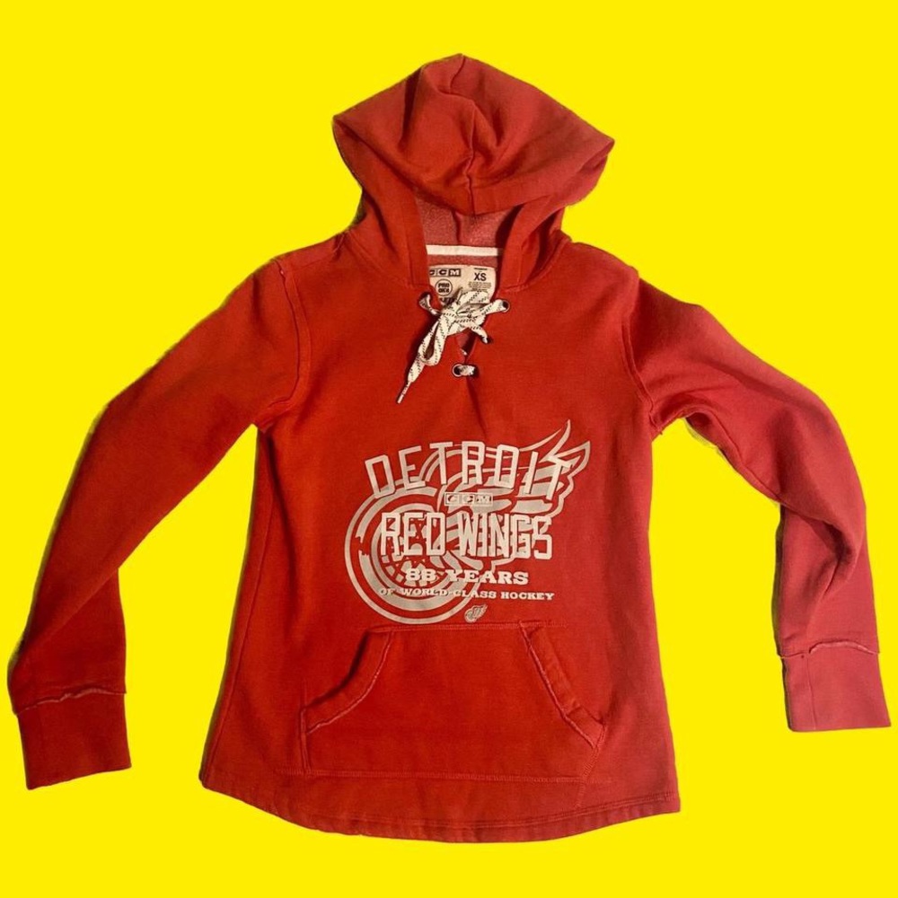 Woman’s Red Wings Hoodie in XS “88 years of world class hockey”